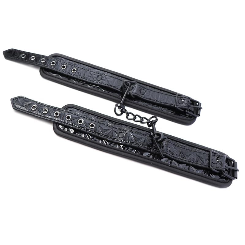 Δερμάτινες χειροπέδες μαύρες - black saphire adjustable handcuffs saphire vegan leather